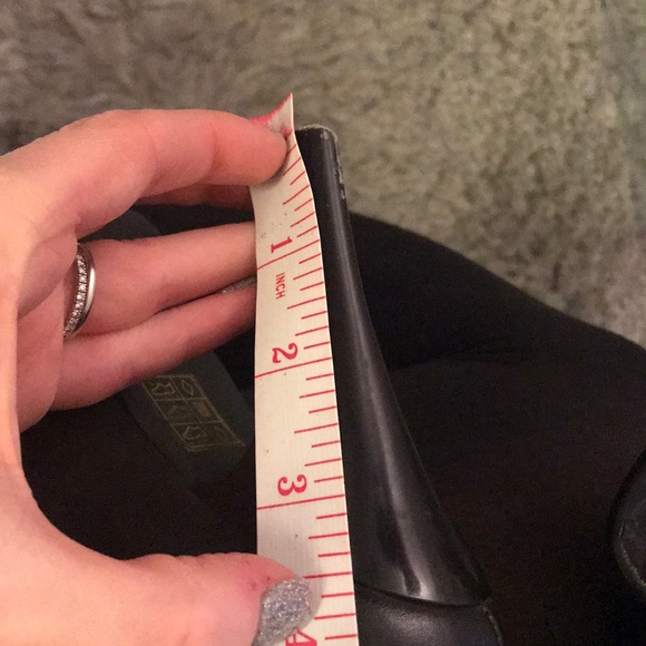 Black slightly over the knee boot - Picture 6 of 6